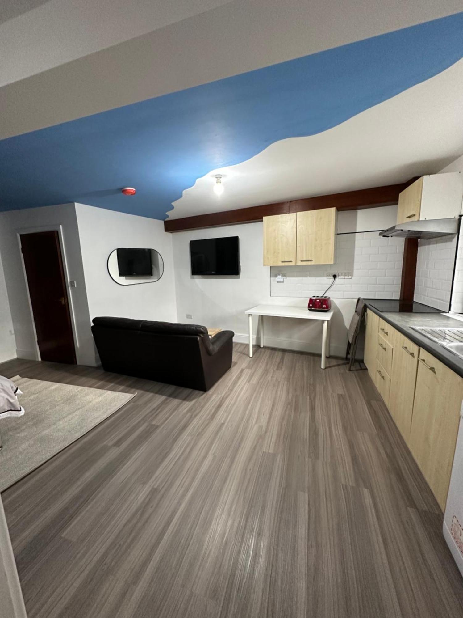 Modern & Cosy Near Centre Апартаменты